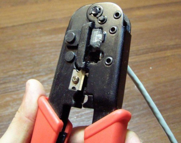 Обжим разъема rj 45 кримпером