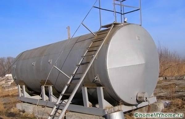 Очистная система на поверхности может быть массивной и комплектоваться дополнительными элементами