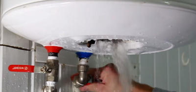 Слив воды из нагревателя