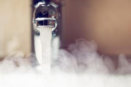 Пролив канализации горячей водой