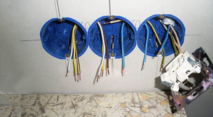Тонкости установки розеток в гипсокартон